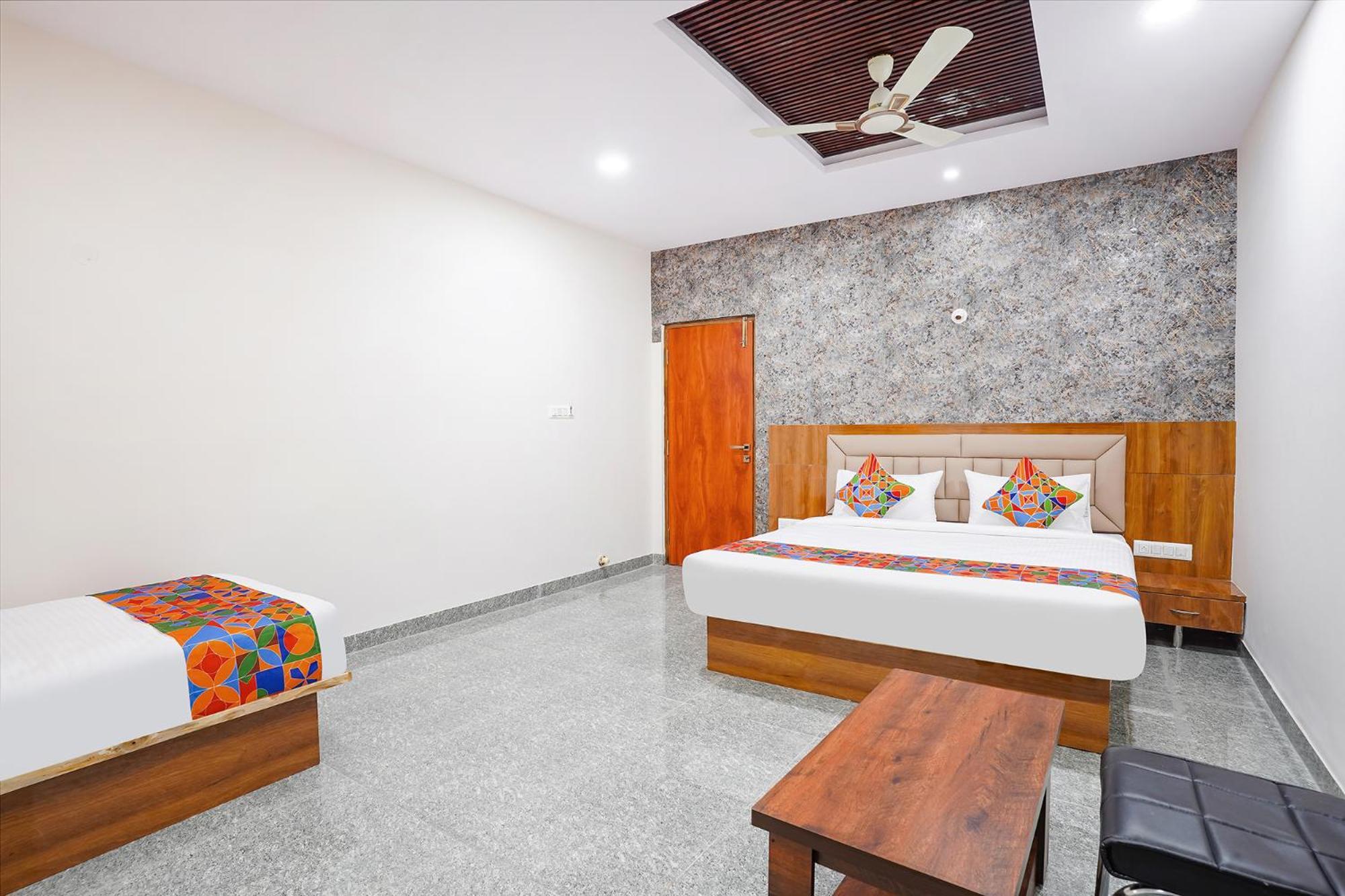 Fabhotel Platinum Palace - Nr Magadi Main Road Bangalore Exterior foto